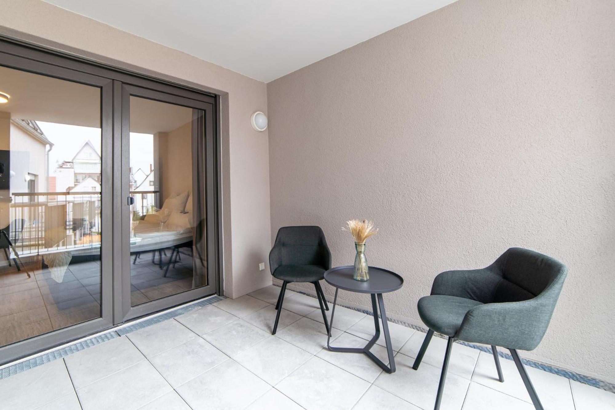 Zentrahome - Balkon Outlet Zentral Smarttv Business Metzingen  Esterno foto